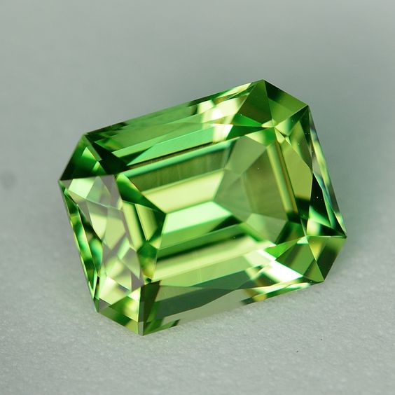 Discover the Magic of Peridot at The Classic Jewelers: August's Celestial Birthstone