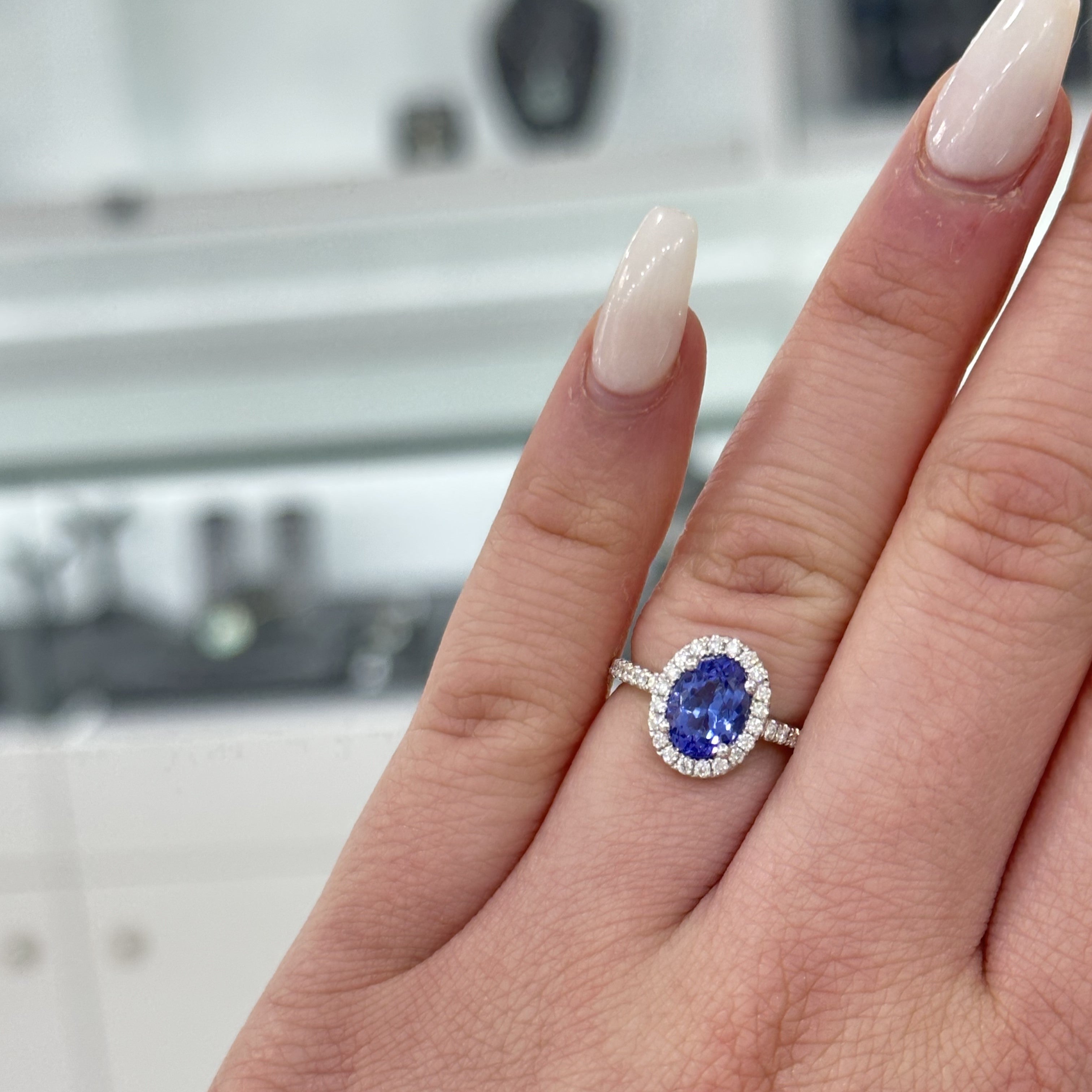 18ct White Gold Tanzanite Ring