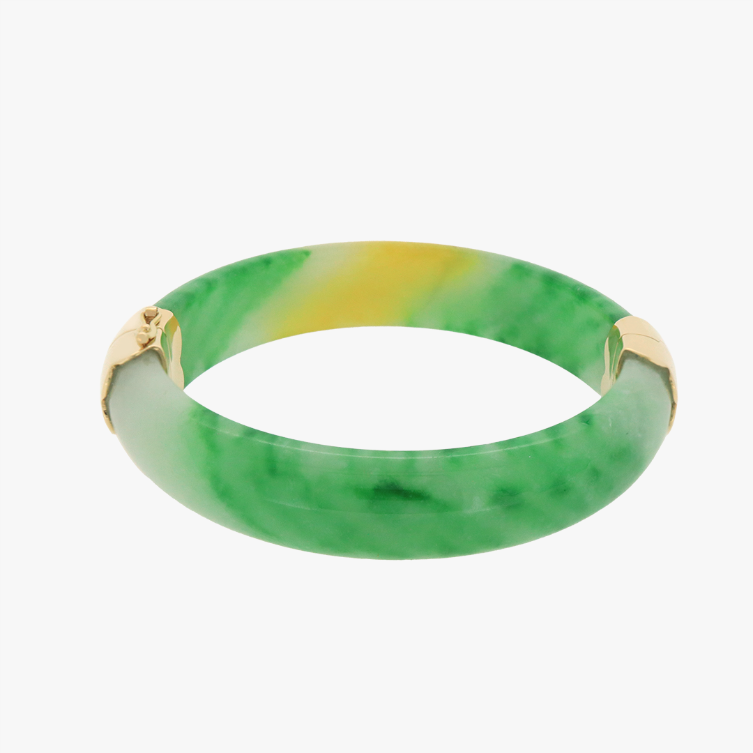 Mahal | 9K Yellow Gold Clasp Jade Bangle