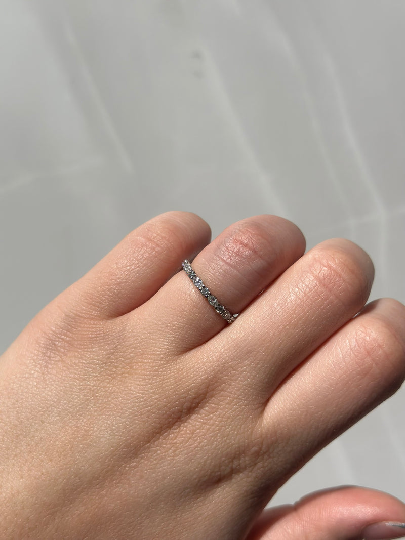 Olivia | 18k Round and Marquise Engagement Ring