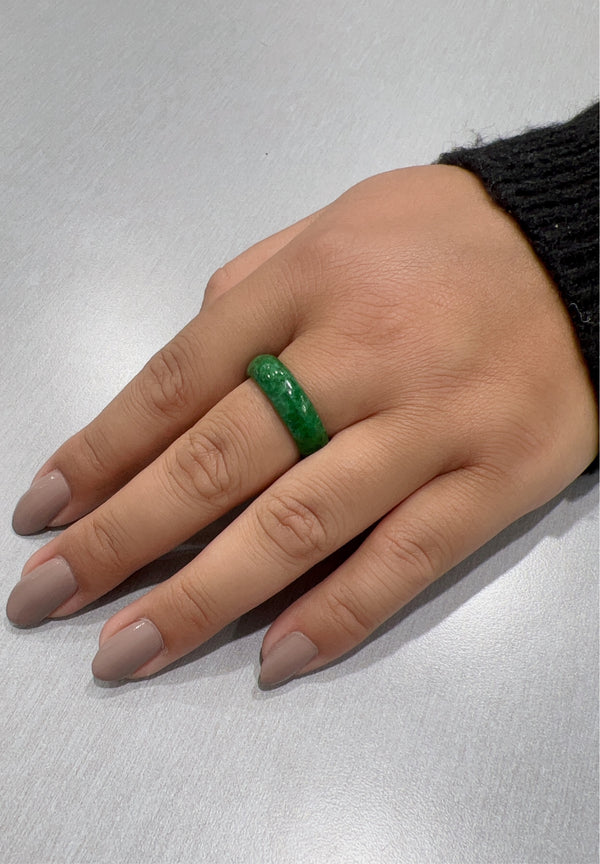 Emerald Green Jade Ring - The Classic Jewellers